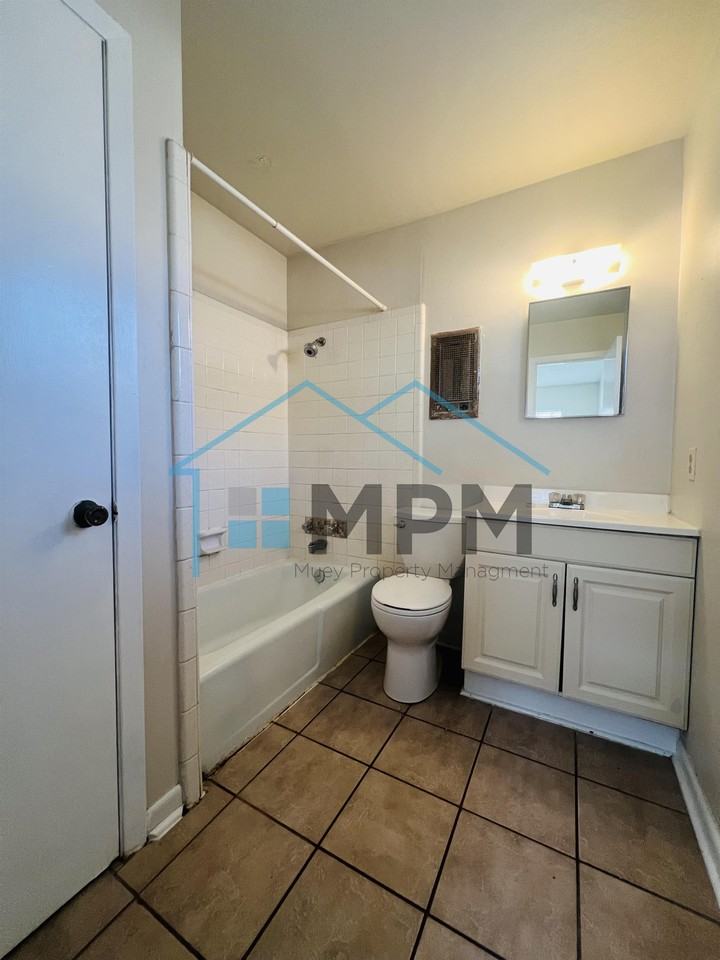 202 Clay Street - Photo 7 of 8