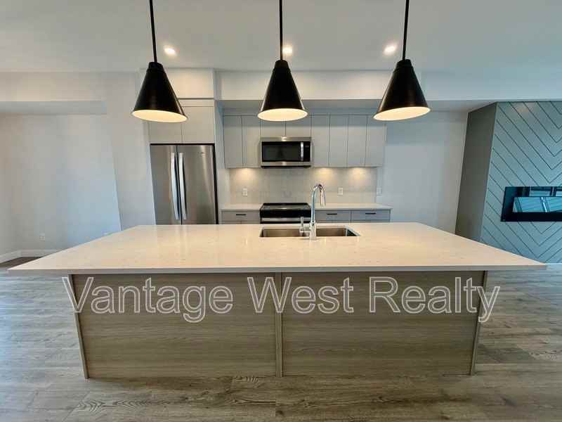 1100 Findlay Rd