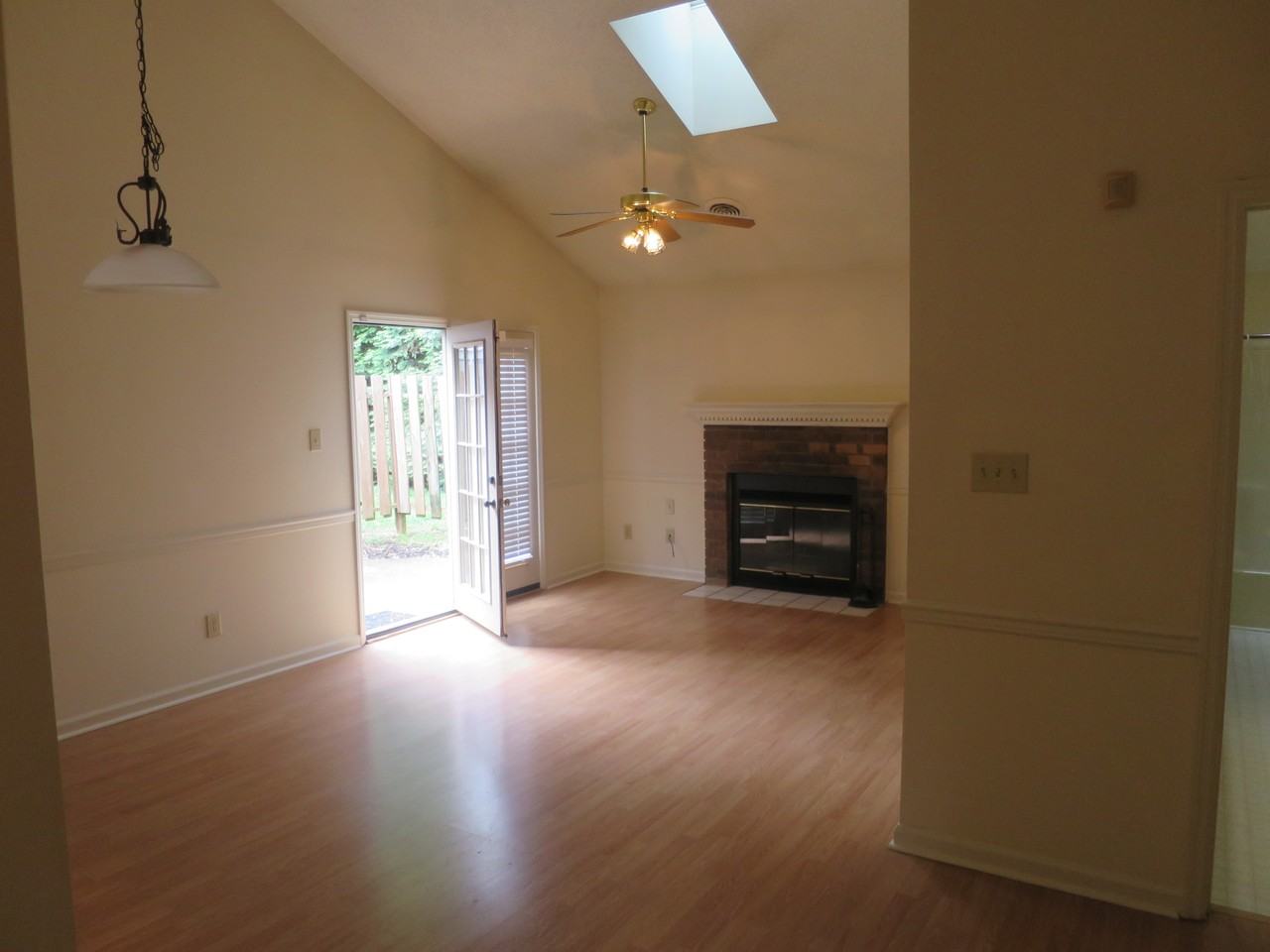 409 Eagle Brook Drive - Photo 4 of 15