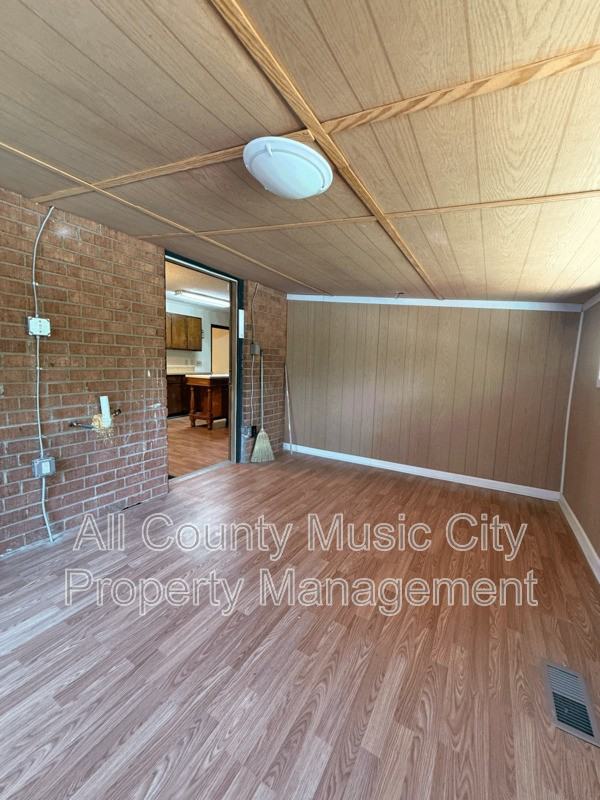 306 Paragon Mills Rd - Photo 7 of 12