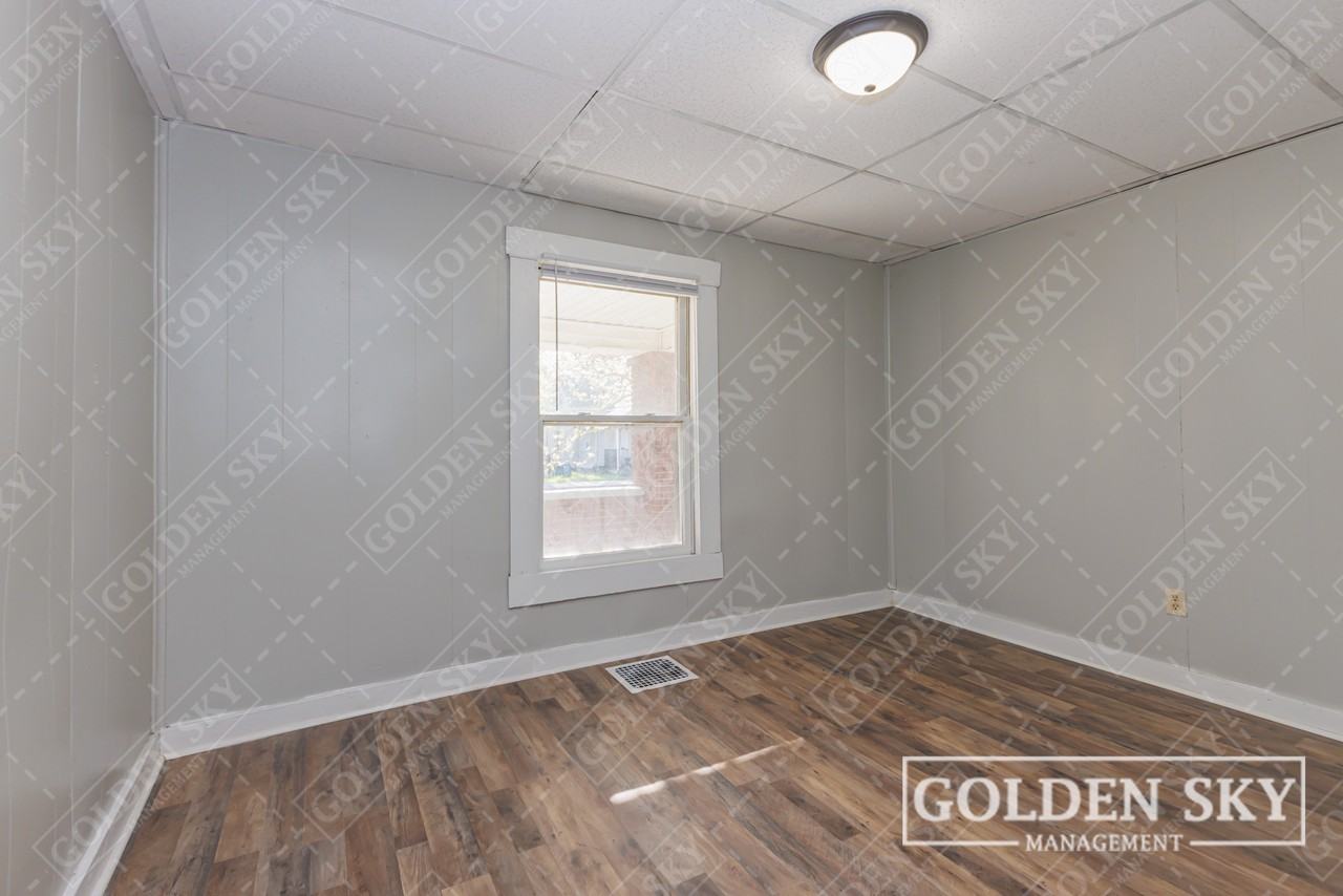 2207 South Walnut Street - Photo 4 of 9