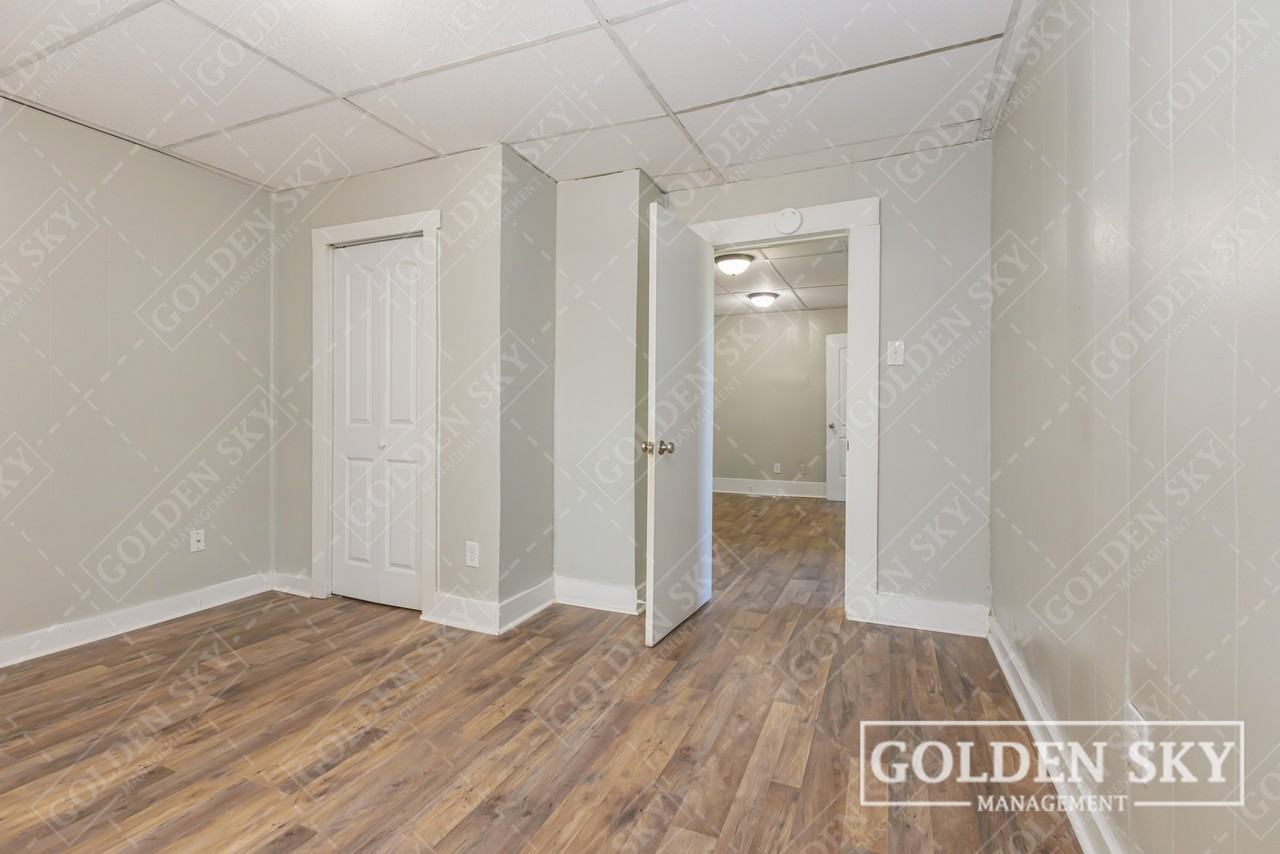 2207 South Walnut Street - Photo 5 of 9