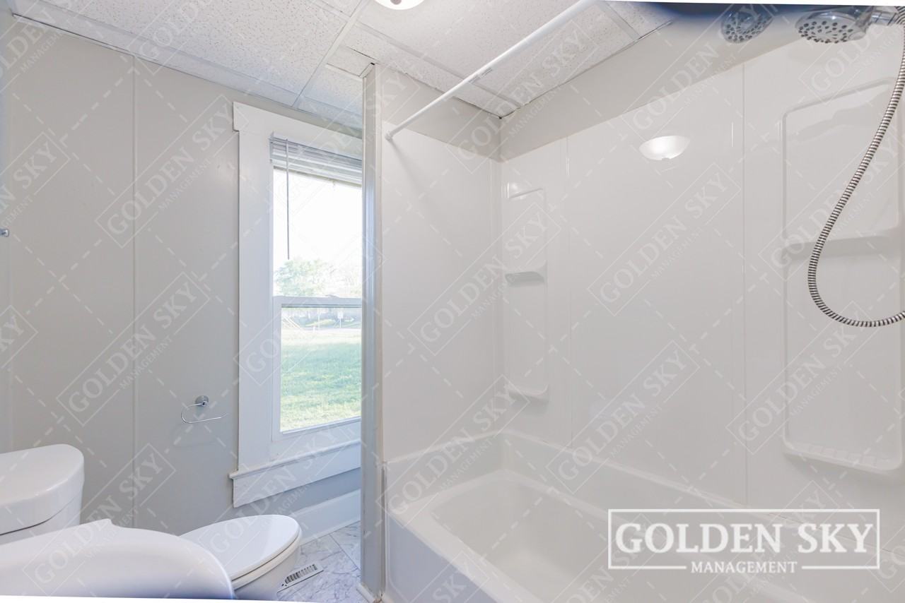 2207 South Walnut Street - Photo 6 of 9