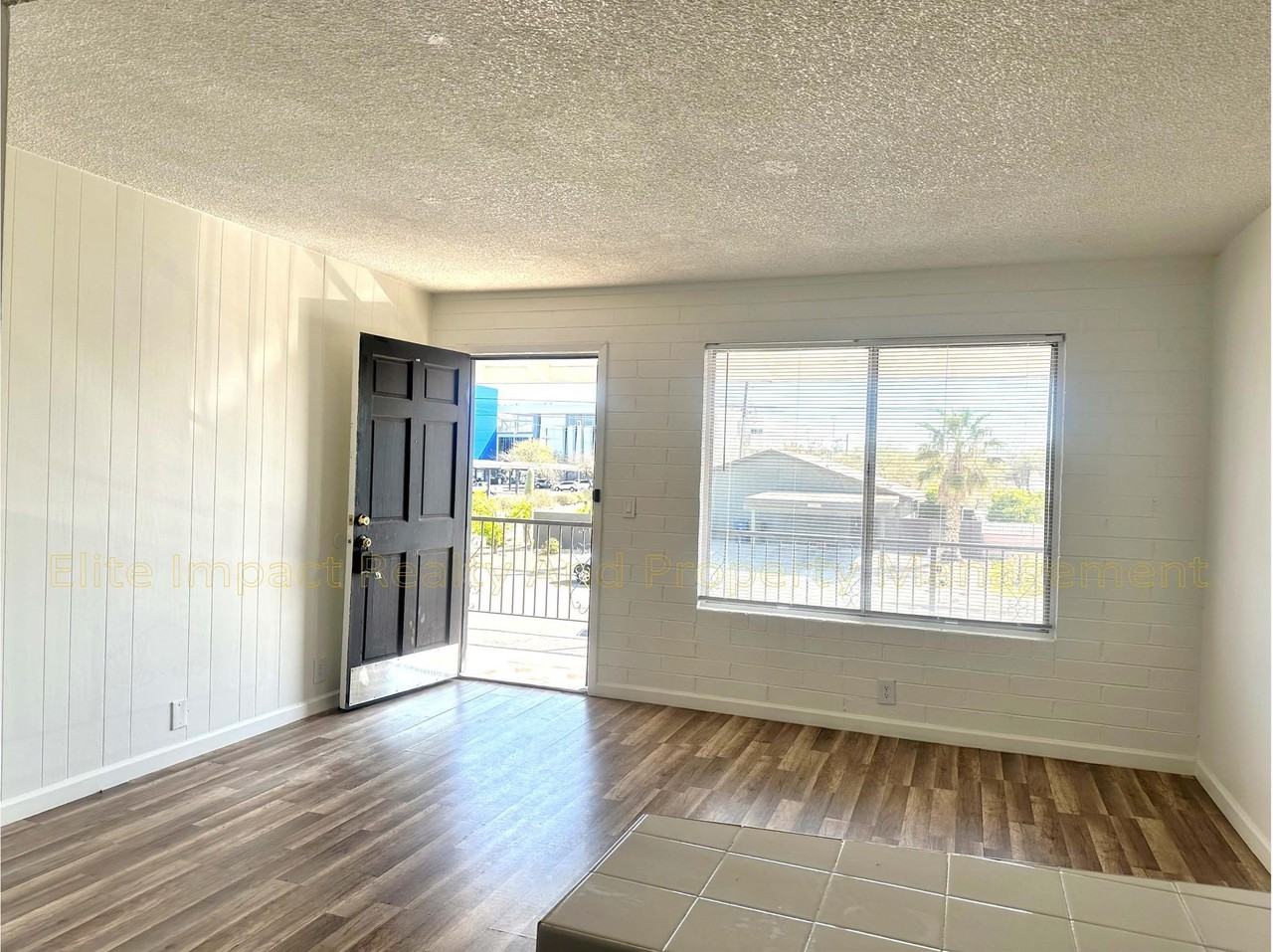301 West Helen Street - Photo 3 of 13