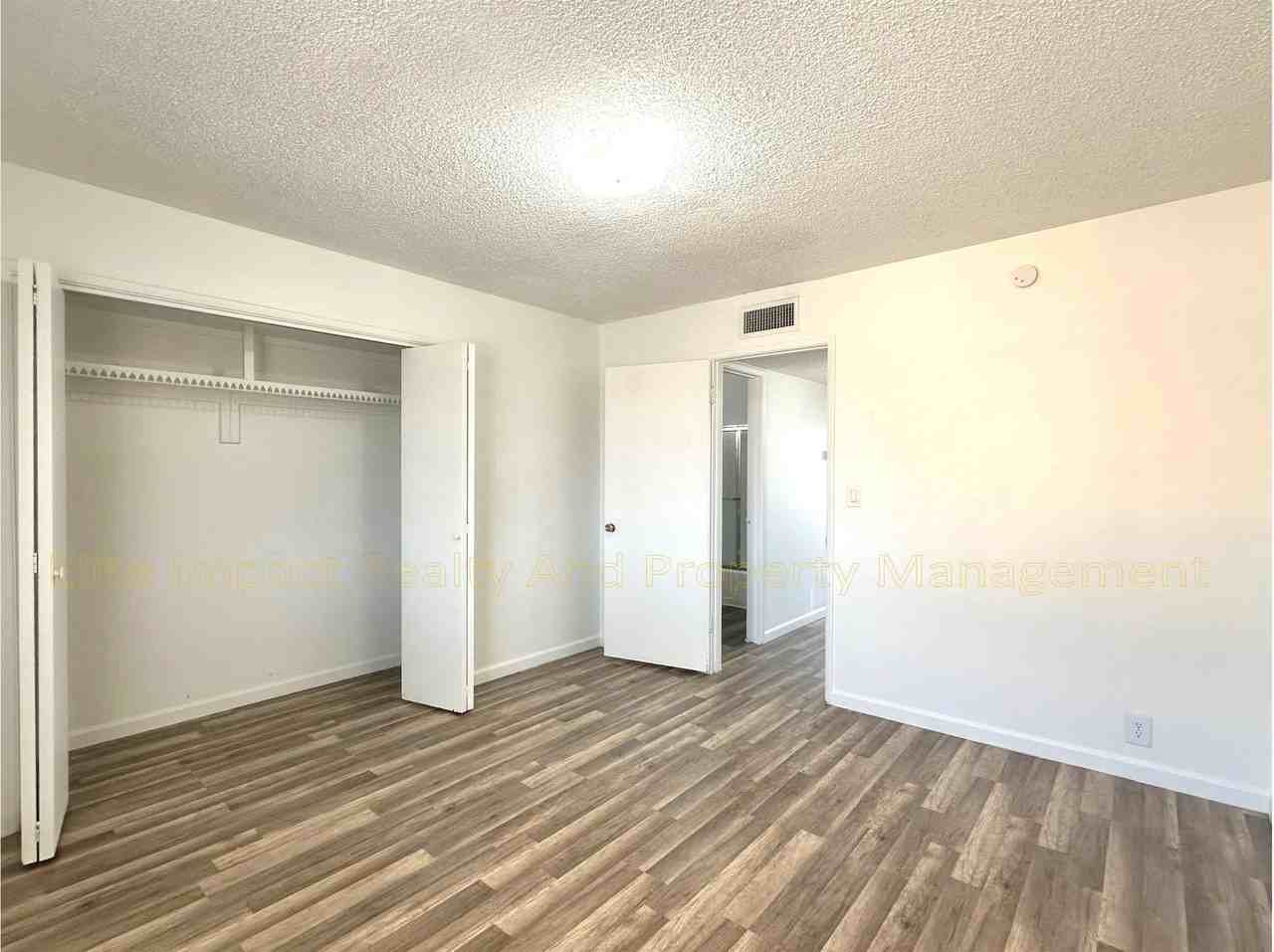 301 West Helen Street - Photo 6 of 13