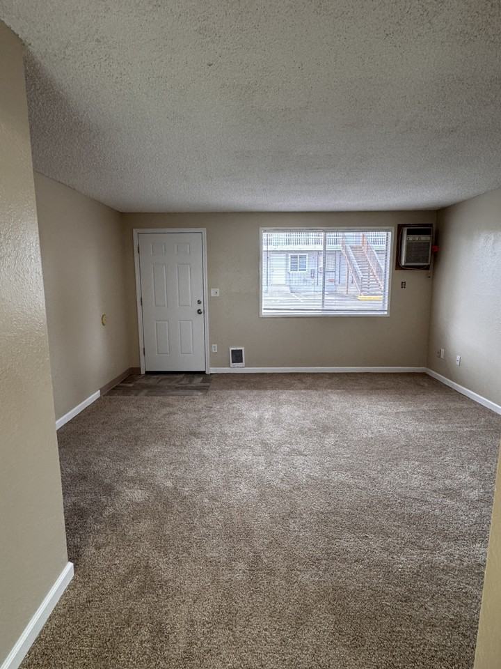Bettis Wagoner Apts - Bldg 02 - Photo 2 of 9