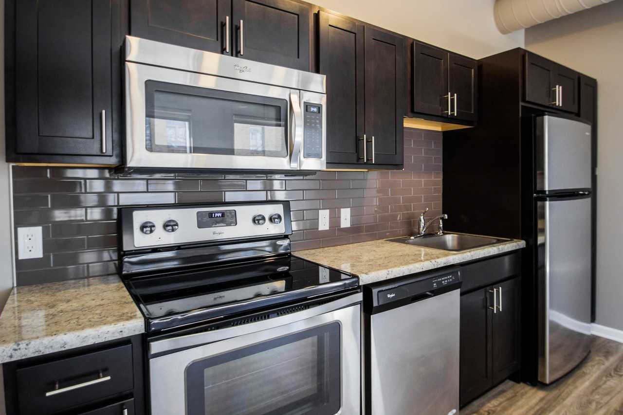 1520 Harney Street - Photo 4 of 41