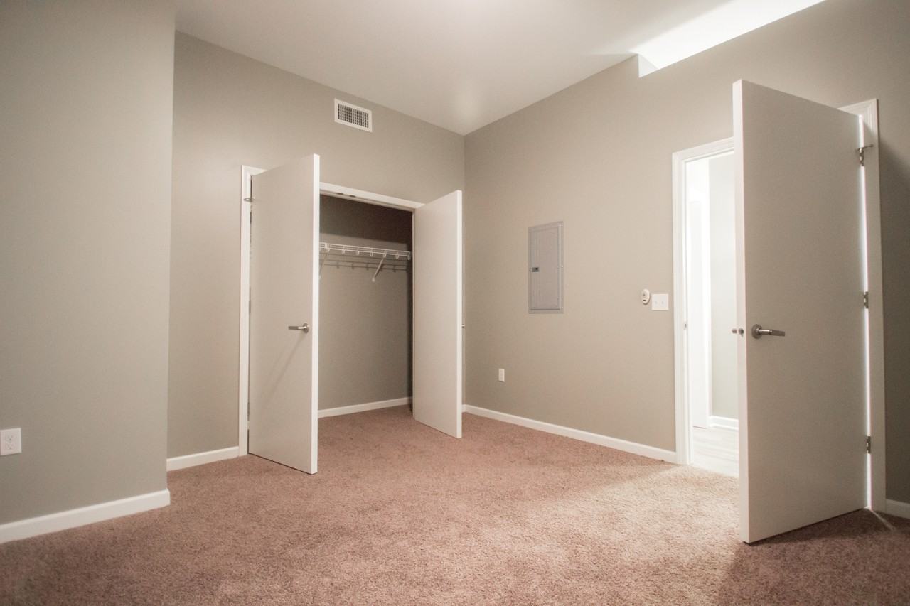 1520 Harney Street - Photo 7 of 41