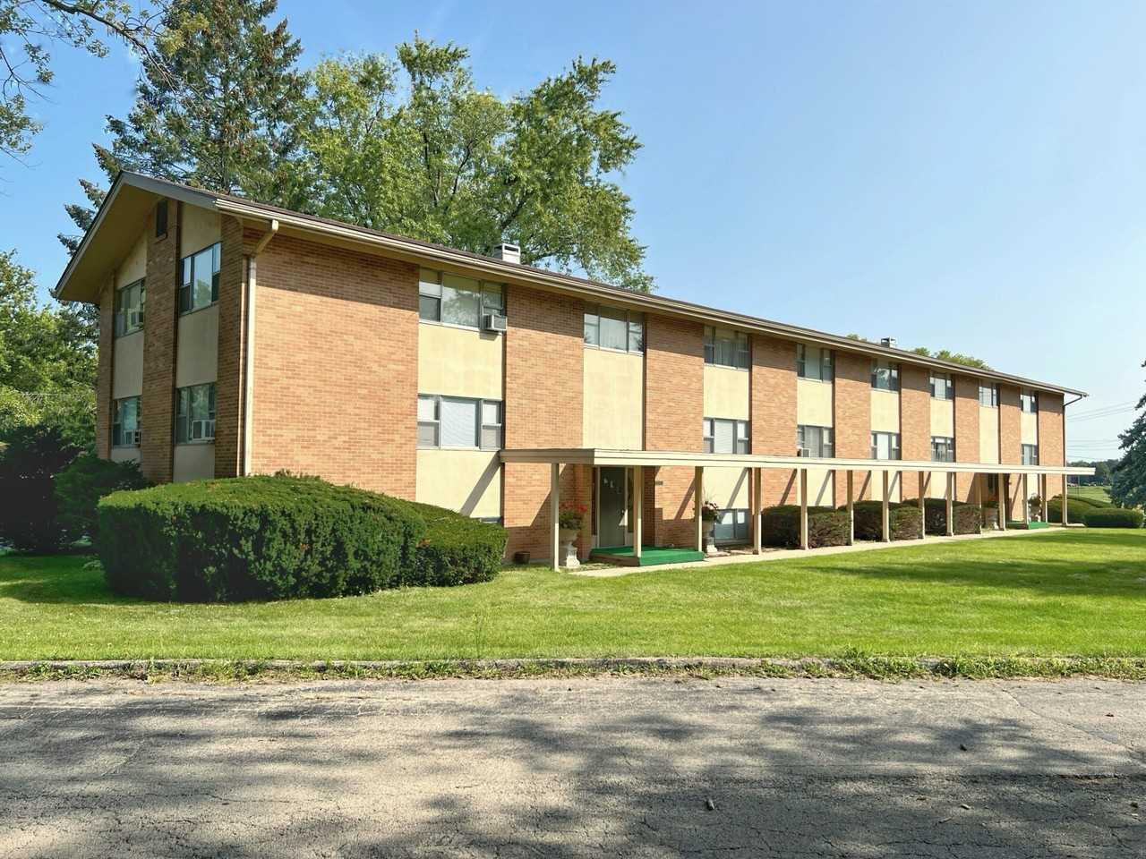 Windsor - Photo 2 of 13