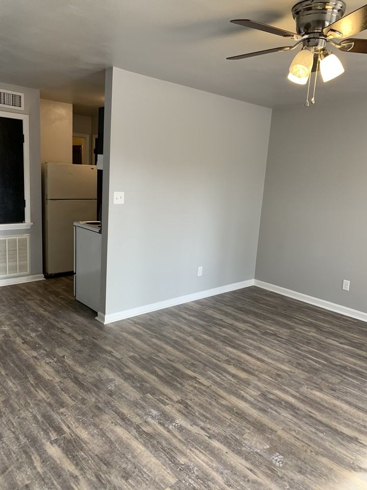 2600 W. 30th - Photo 2 of 6