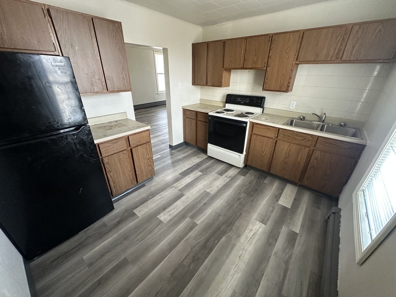 TR - 405 S 8th St - 5 Plex - Photo 3 of 10