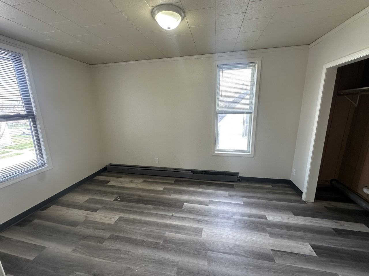 TR - 405 S 8th St - 5 Plex - Photo 4 of 10