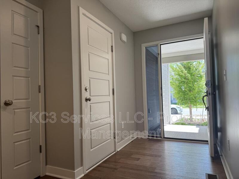 2026 Sw Holdbrooks Dr - Photo 2 of 18