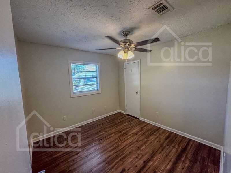 4448 Jade Dr E - Photo 5 of 10