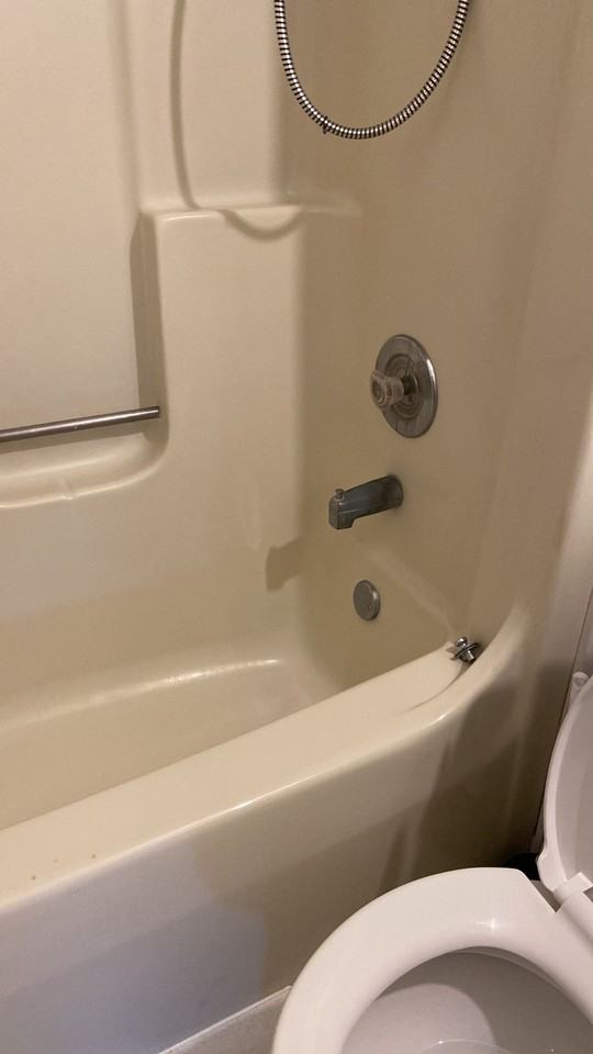 2902 Apt 5 - 31 Street - Photo 2 of 9