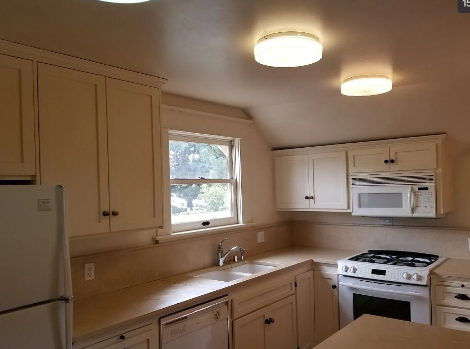 547 Marsh #B - Photo 4 of 14