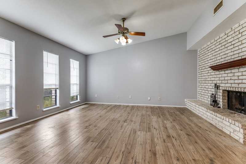 7504 Portman Ave - Photo 2 of 12