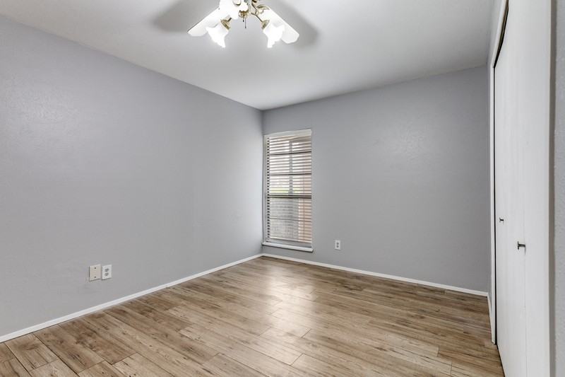 7504 Portman Ave - Photo 7 of 12