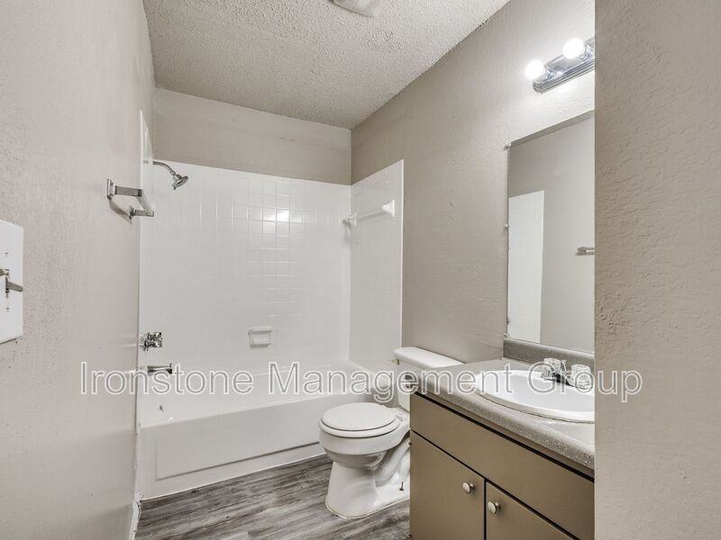 4657 S Darlington Ave #2B - Photo 3 of 10