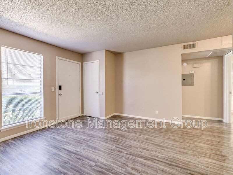 4657 S Darlington Ave #2B - Photo 6 of 10