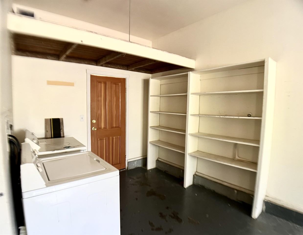 13922 Southeast Division Street - Photo 4 of 29