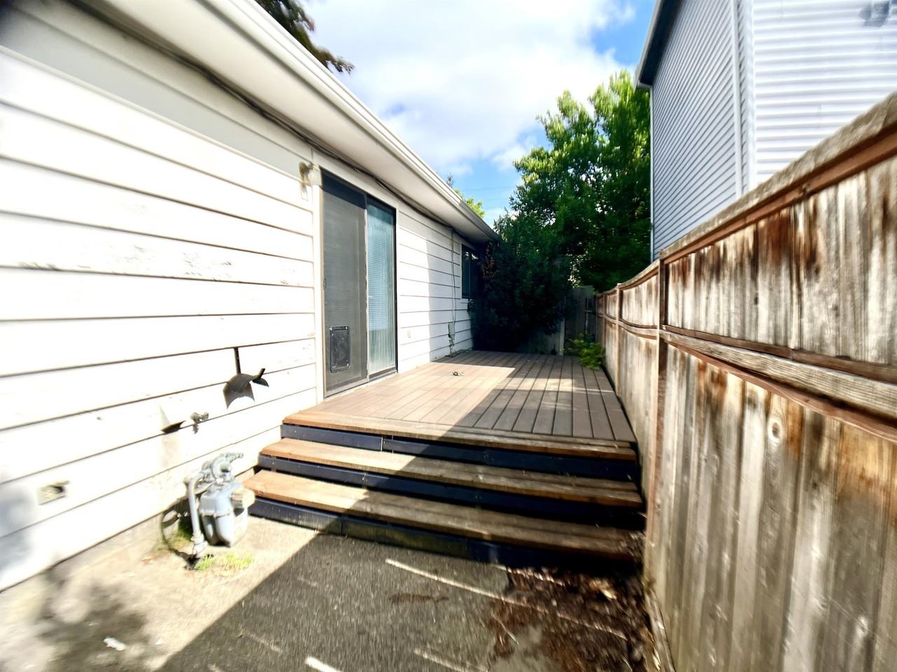 13922 Southeast Division Street - Photo 5 of 29