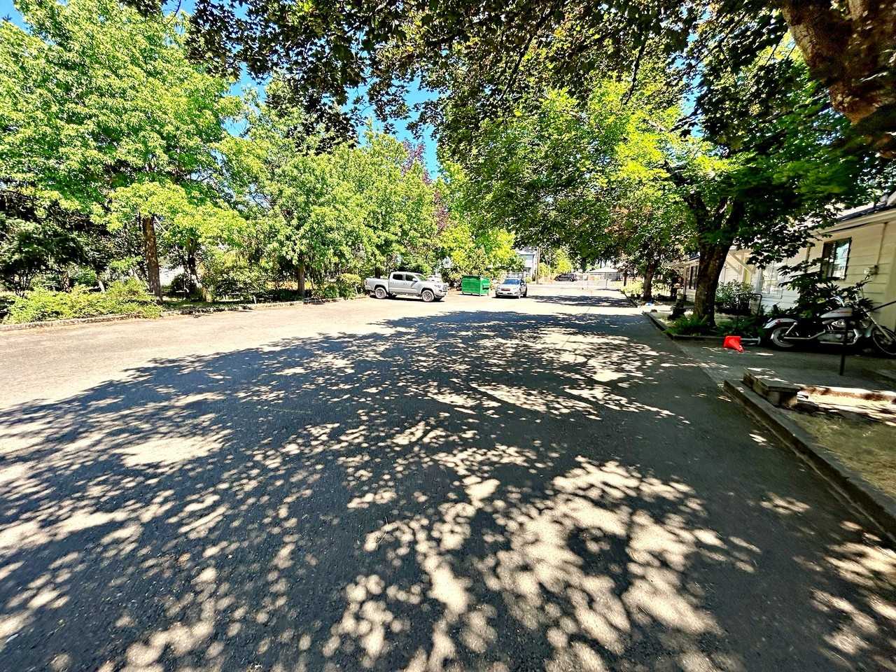 13922 Southeast Division Street - Photo 6 of 29