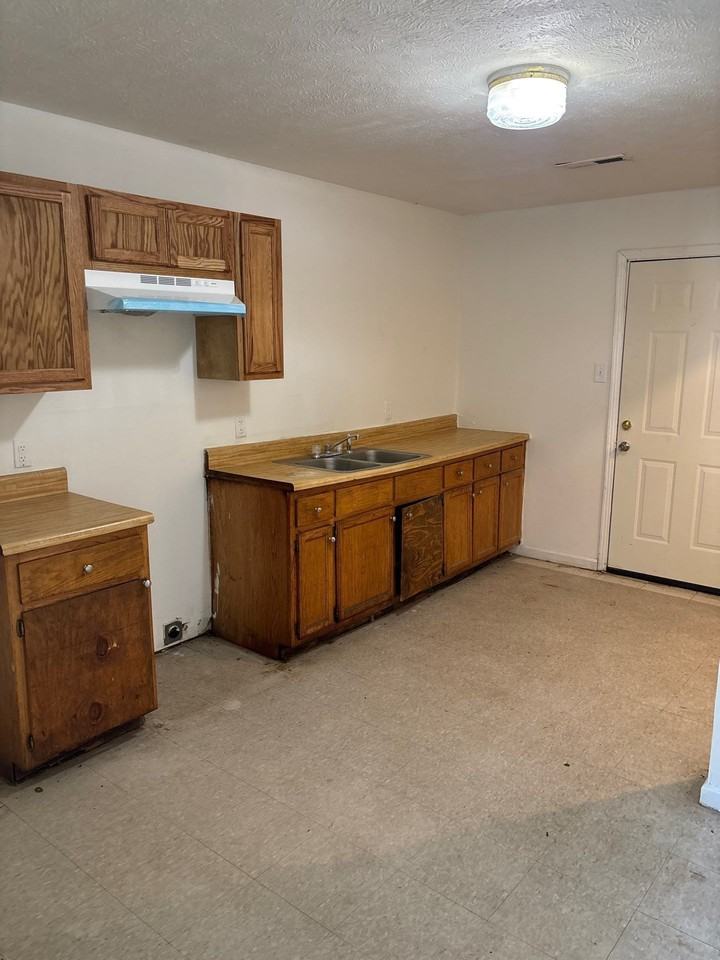 441 Josephine Drive - Photo 2 of 7