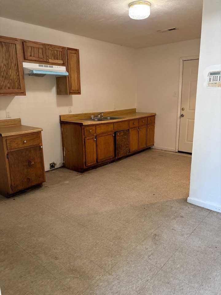 441 Josephine Drive - Photo 4 of 7