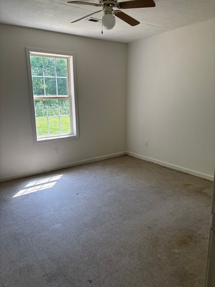 441 Josephine Drive - Photo 5 of 7