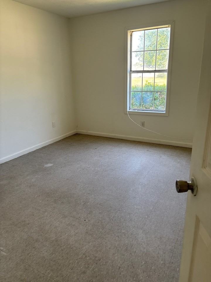 441 Josephine Drive - Photo 6 of 7