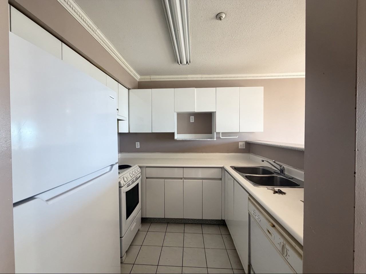 6688 Fraser Street - Photo 6 of 15