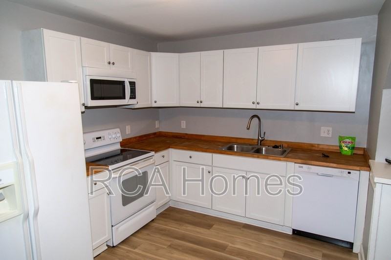 1503 Dawson St - Photo 2 of 11