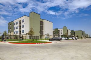 featured image of 2727 Royal Ln