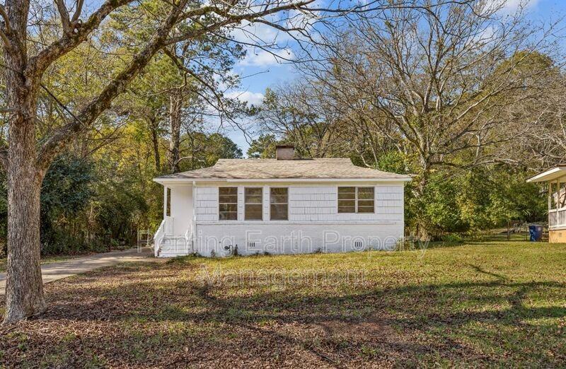 628 Annie Laura Dr - Photo 2 of 15