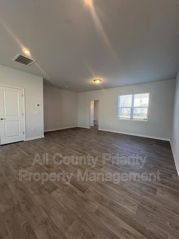 67 Blakely St - Photo 2 of 11