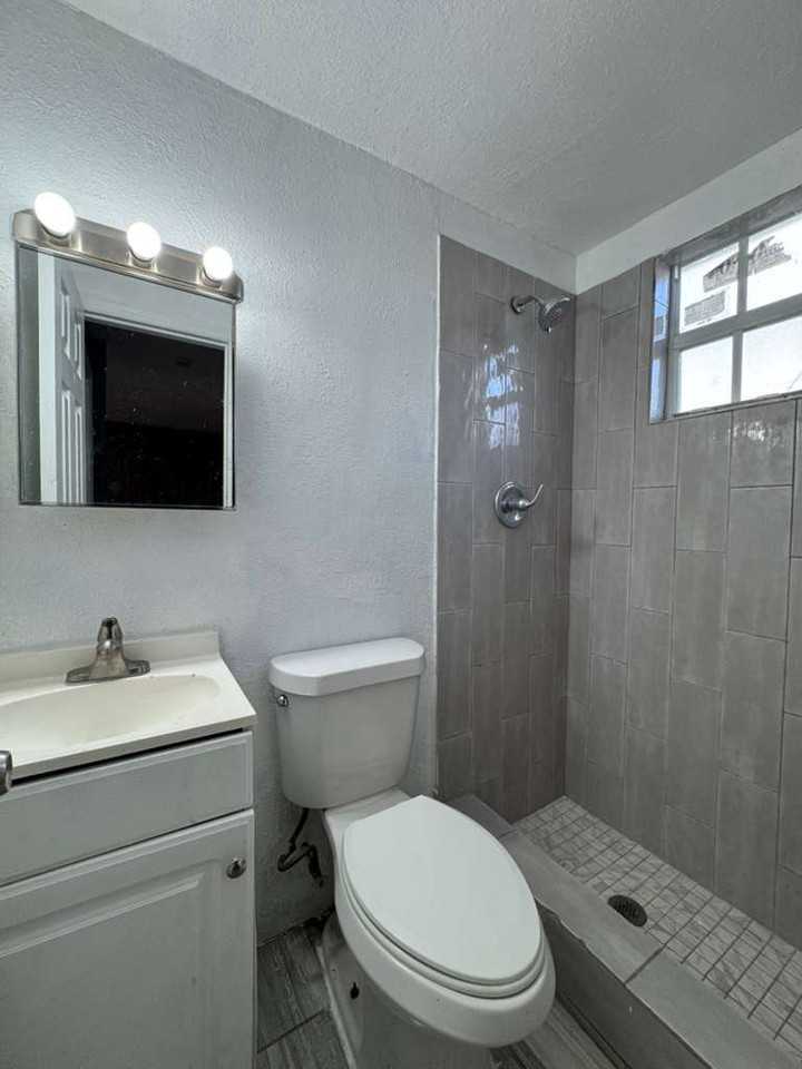 529 LUCY ST LLC - Photo 6 of 8