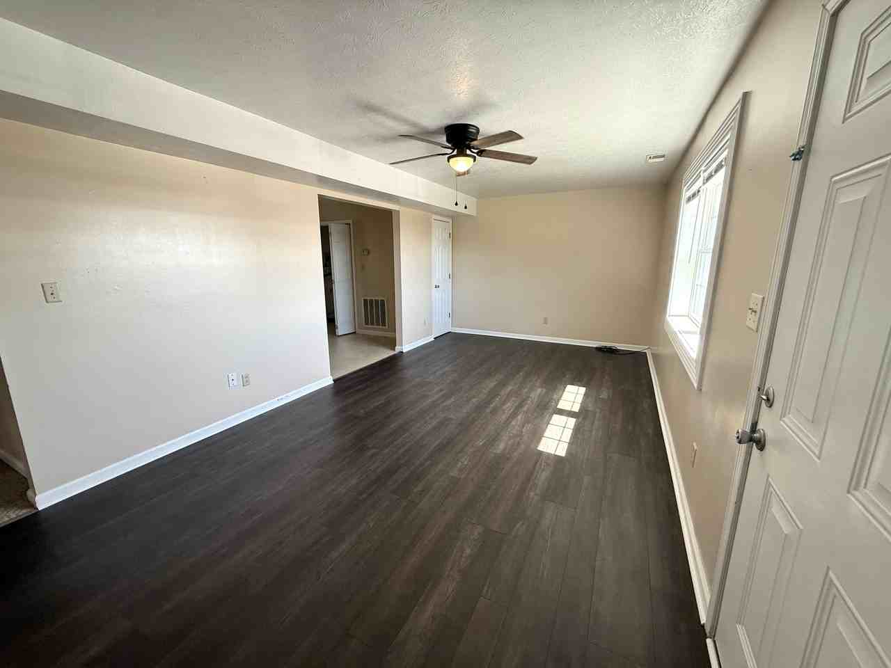 770 Deerfield Lane - Photo 3 of 20