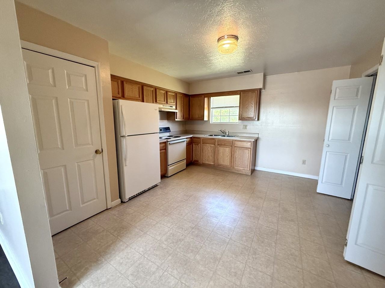 770 Deerfield Lane - Photo 5 of 20