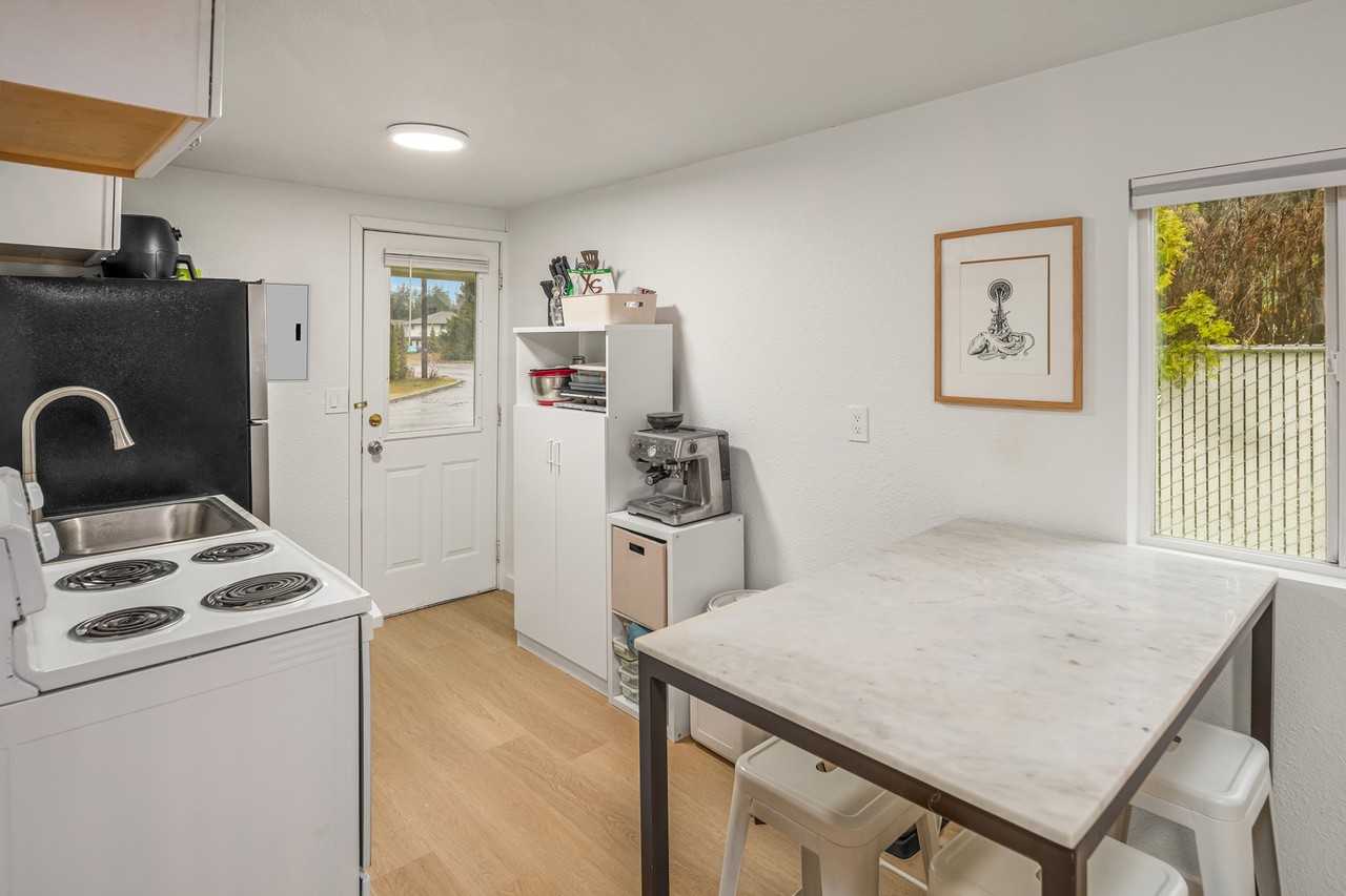 1015 Madison Avenue - Photo 4 of 9