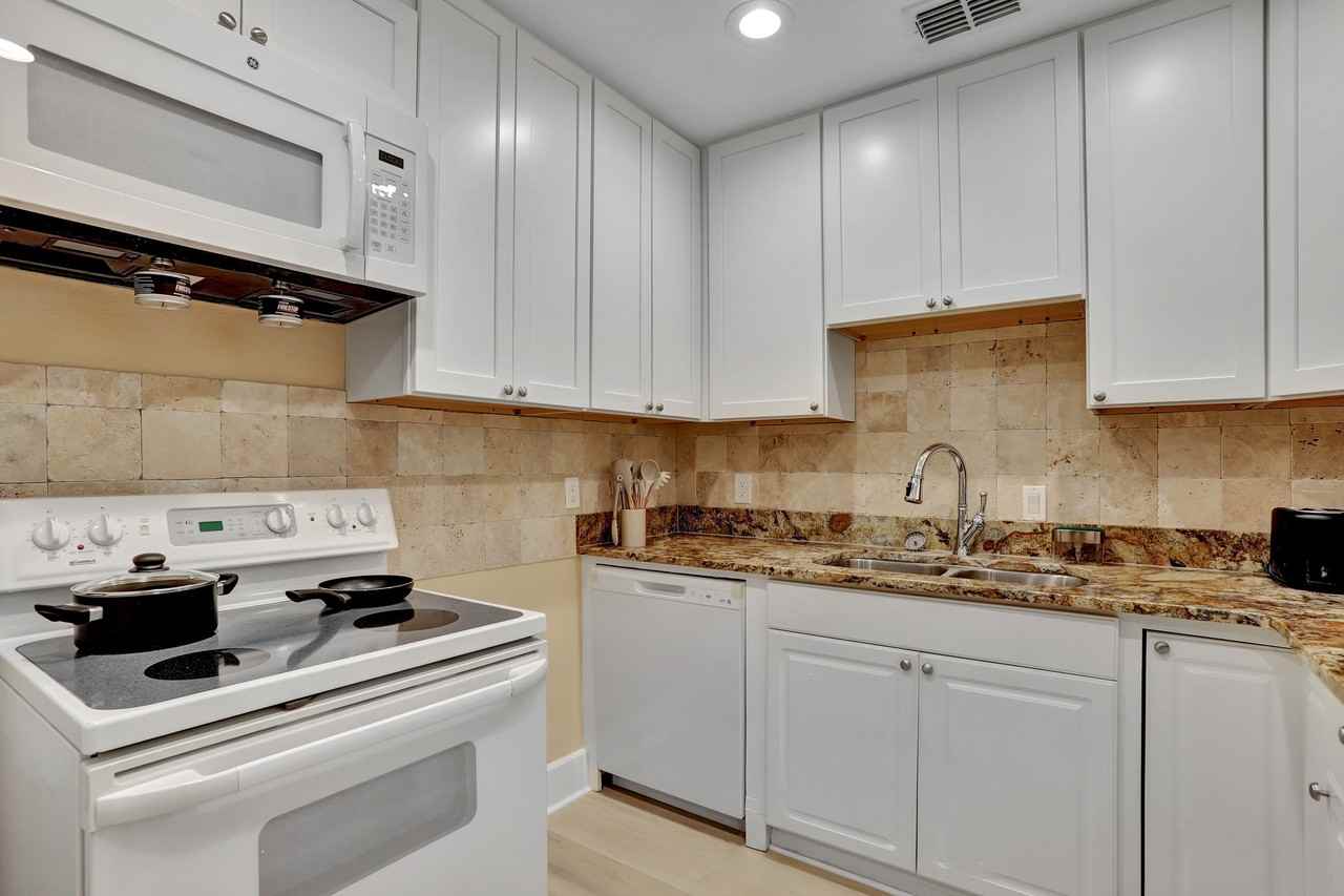 1824 Highland Park Boulevard - Photo 4 of 25