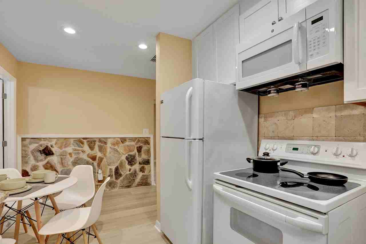 1824 Highland Park Boulevard - Photo 5 of 7