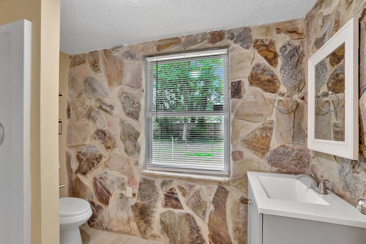 1824 Highland Park Boulevard - Photo 6 of 7