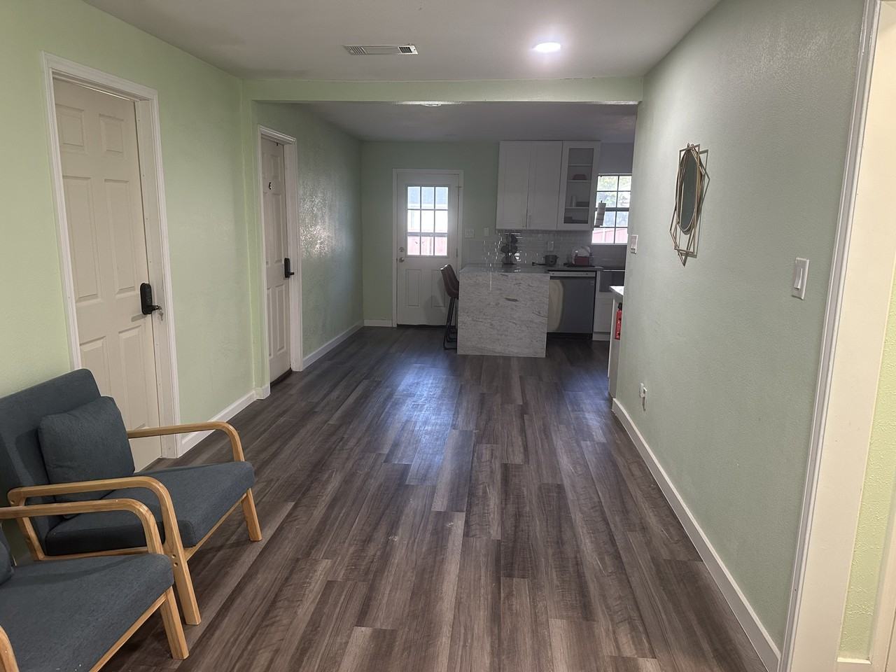 3815 Westminster Drive - Photo 5 of 12