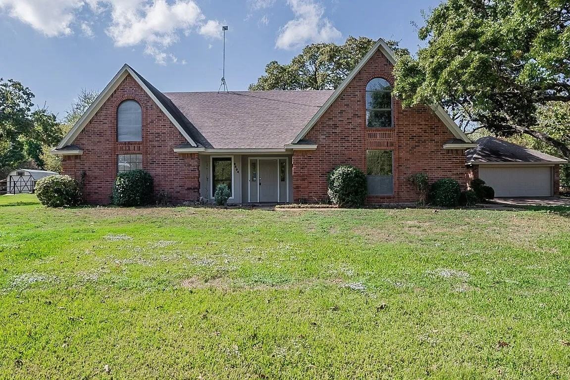 2504 Jewett Road - Photo 2 of 24