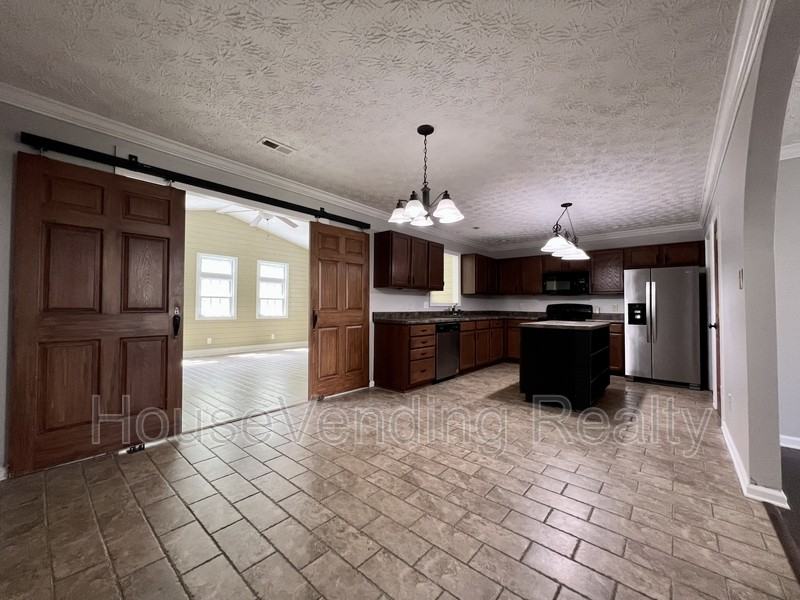 9735 Hawkdale Ln - Photo 5 of 24