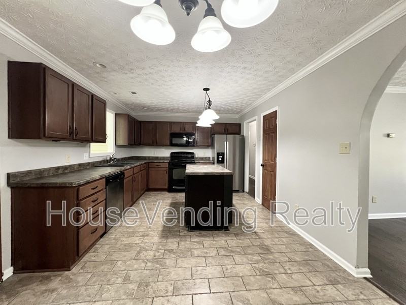 9735 Hawkdale Ln - Photo 6 of 24