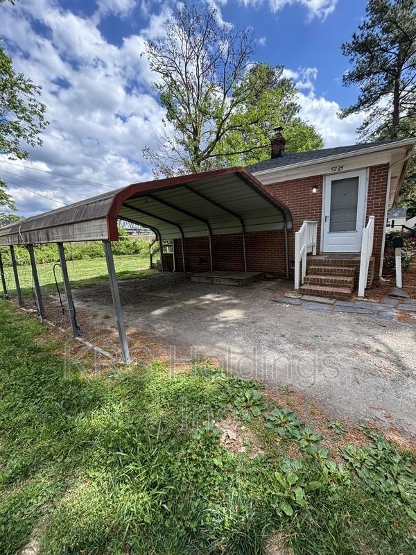 5226 Collindale Rd - Photo 2 of 9