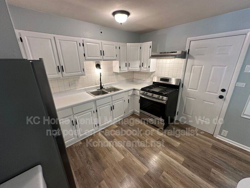 10809 Ewing Ave - Photo 4 of 33