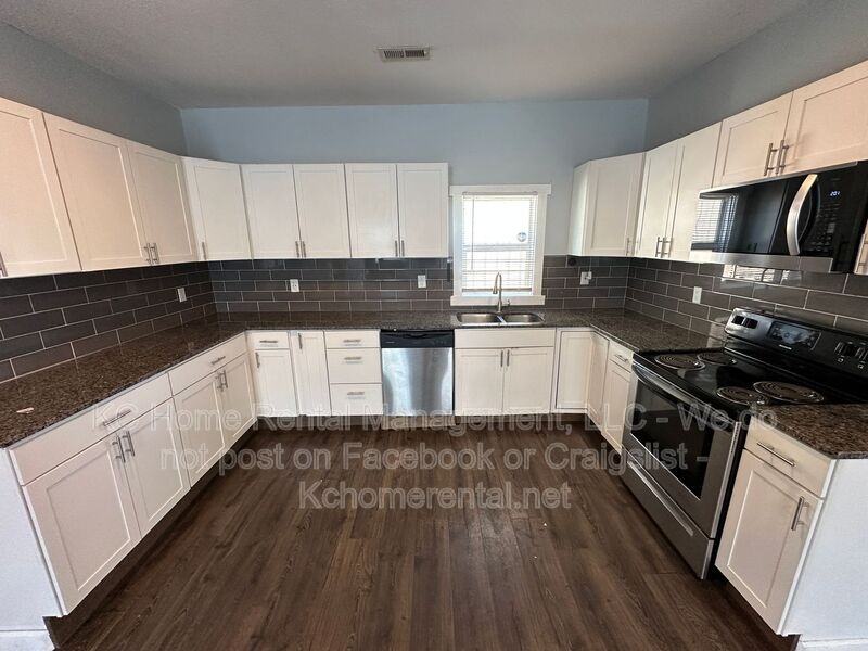 316 W Elm St - Photo 4 of 35